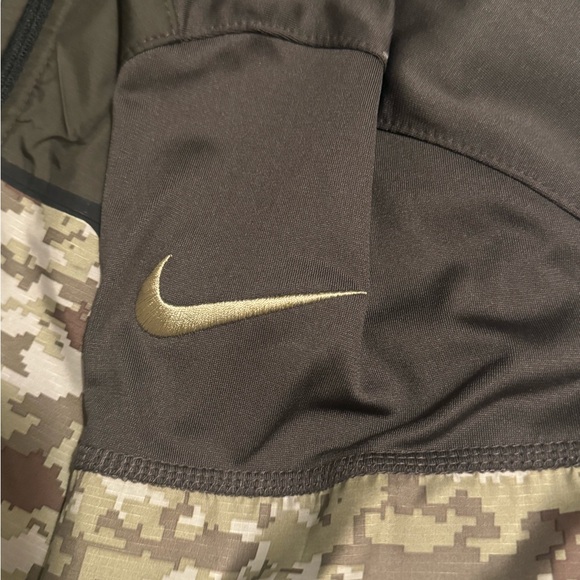 Nike Seattle Seahawks Salute To Service Size L 1/2 Zip Jacket Camo Nike Shield - Picture 9 of 13